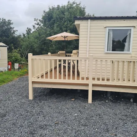 The Mayflower Camping *